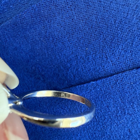 Silver Ring - Picture 3 of 9